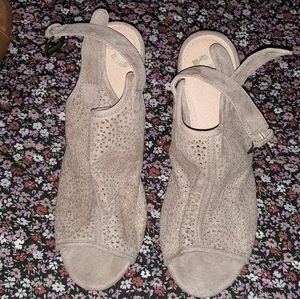 Report heels